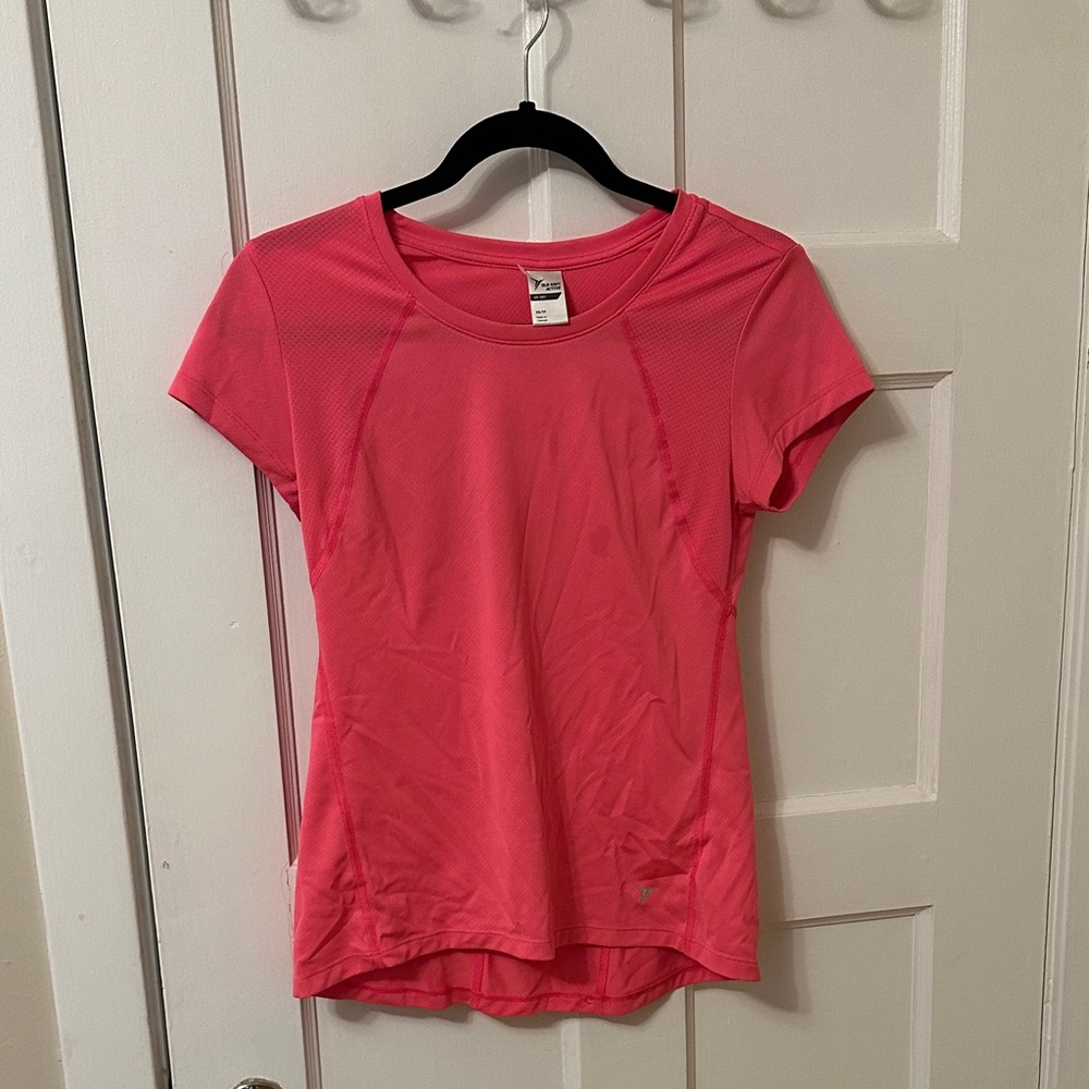 Old Navy Women's Bright Pink Short Sleeve Performance Tee